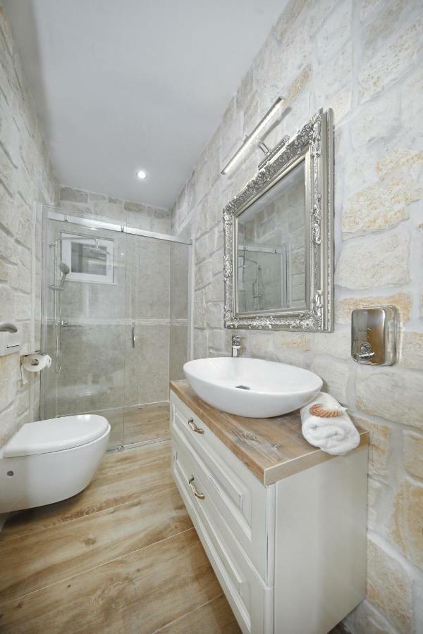 Holiday Home Petar Drage Buitenkant foto