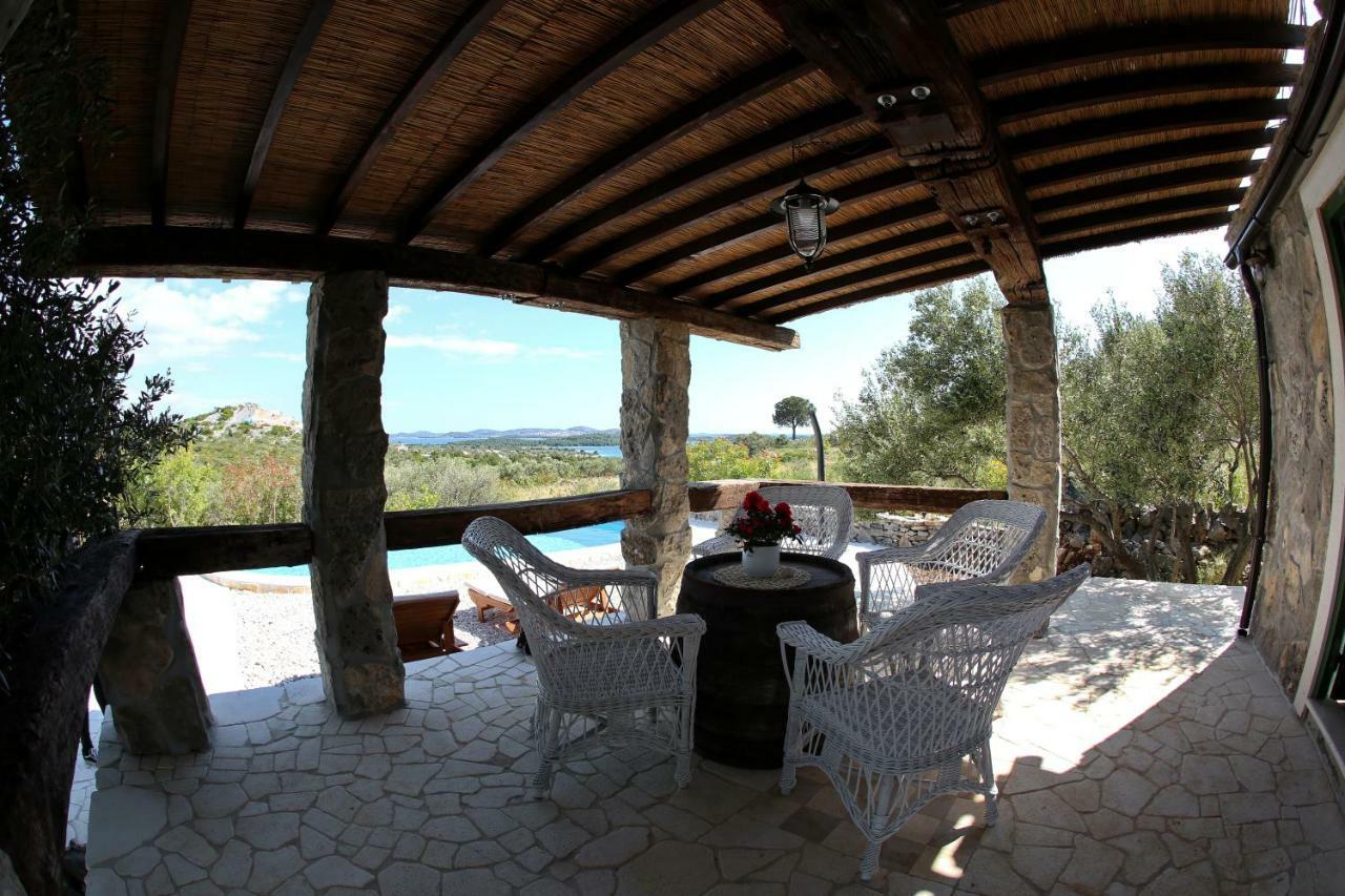 Holiday Home Petar Drage Buitenkant foto